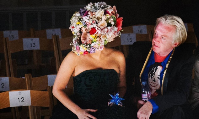 Леди Гага в модной шляпе и Филип Трейси